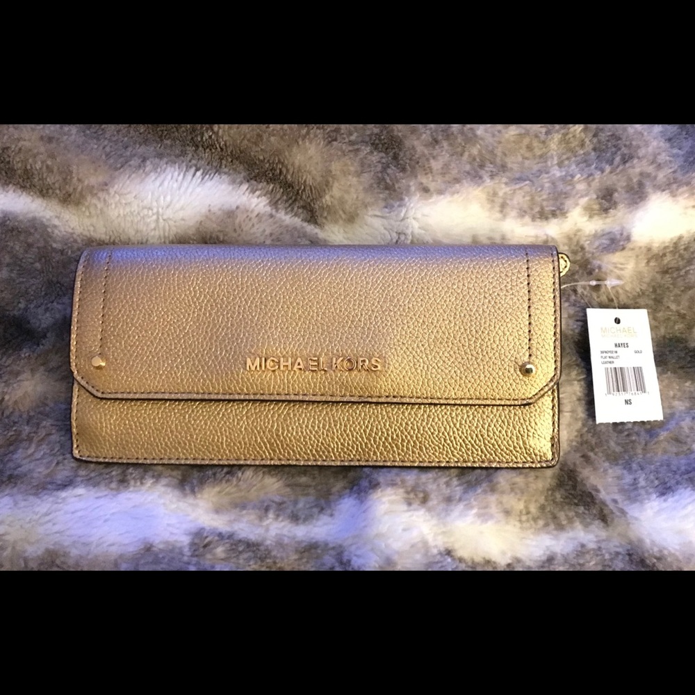 Michael Kors Hayes Gold flat wallet